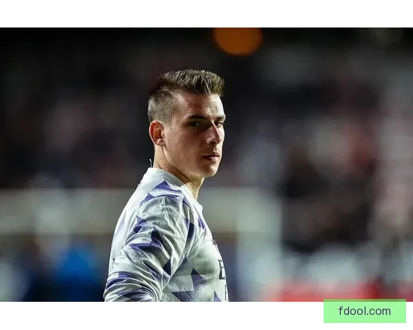 TA：卢宁将和皇马续约至2028年，但这不意味着他不会离队